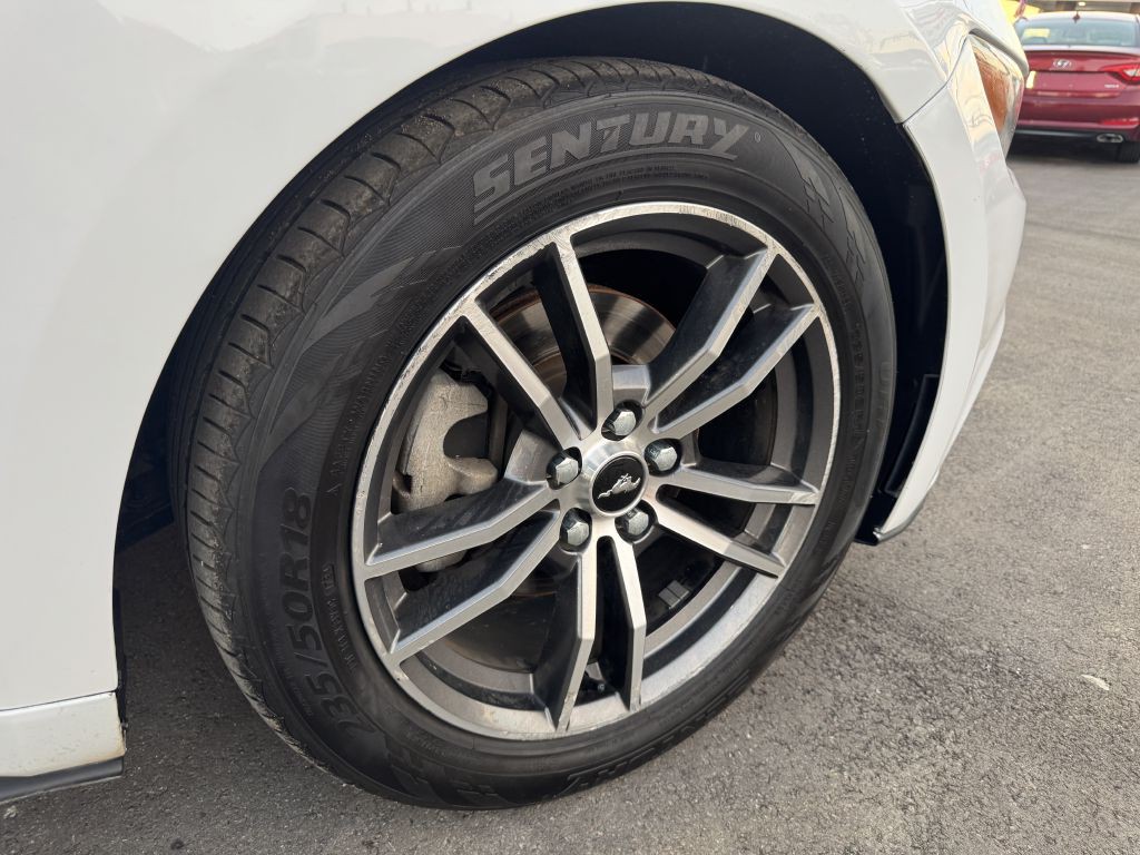 2017 Ford Mustang Image 33