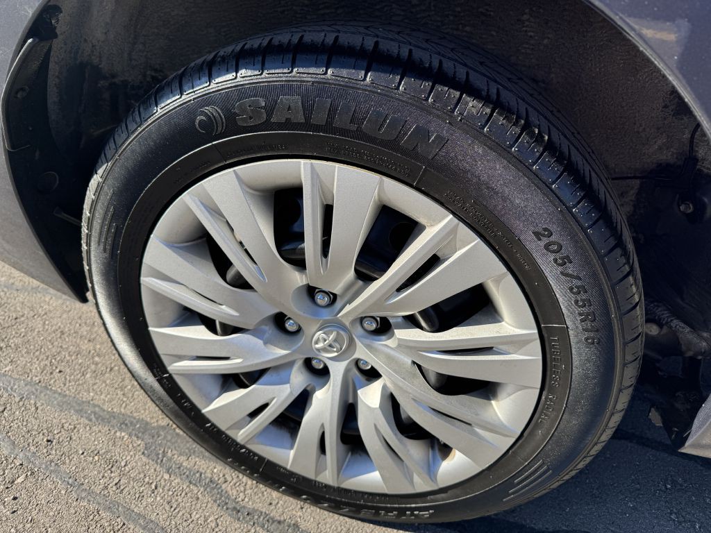 2017 Toyota Corolla Image 13