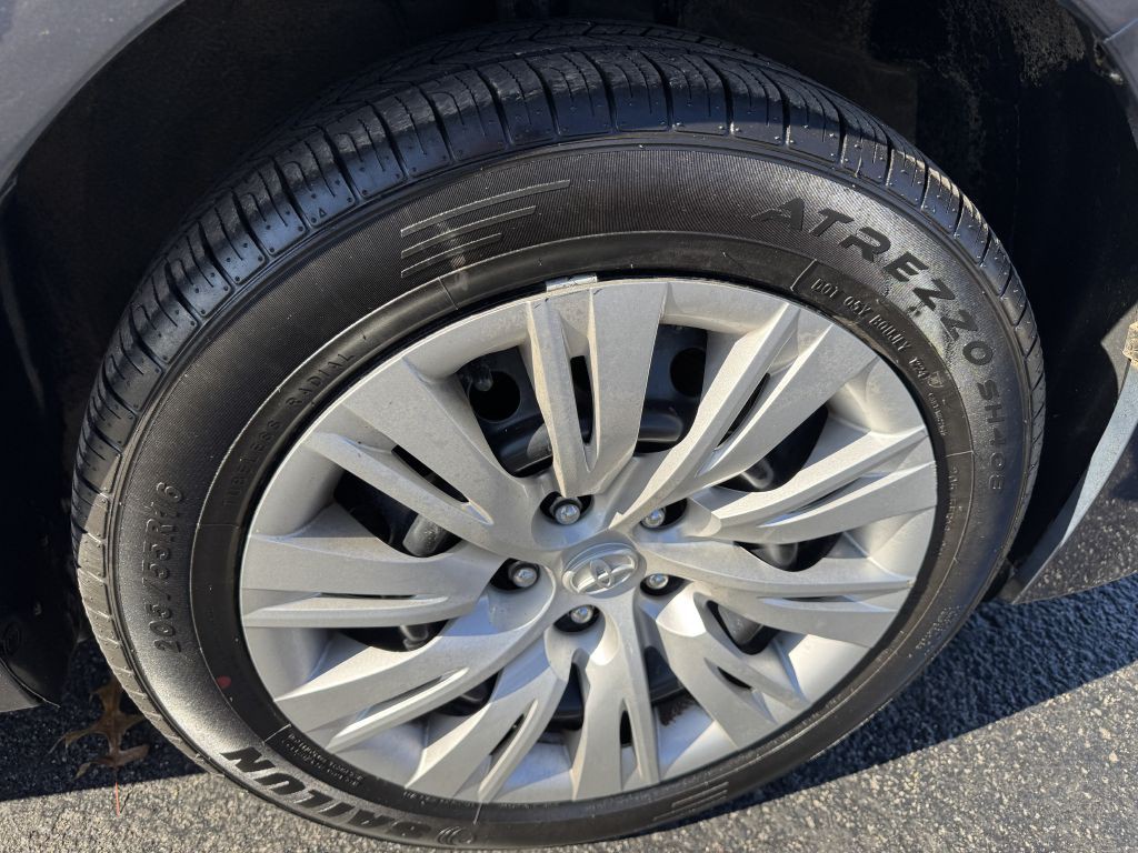 2017 Toyota Corolla Image 14