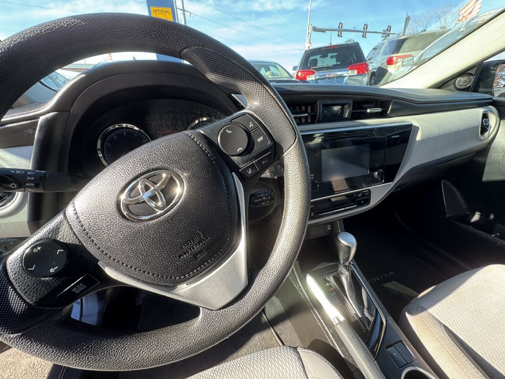 2017 Toyota Corolla Image 17