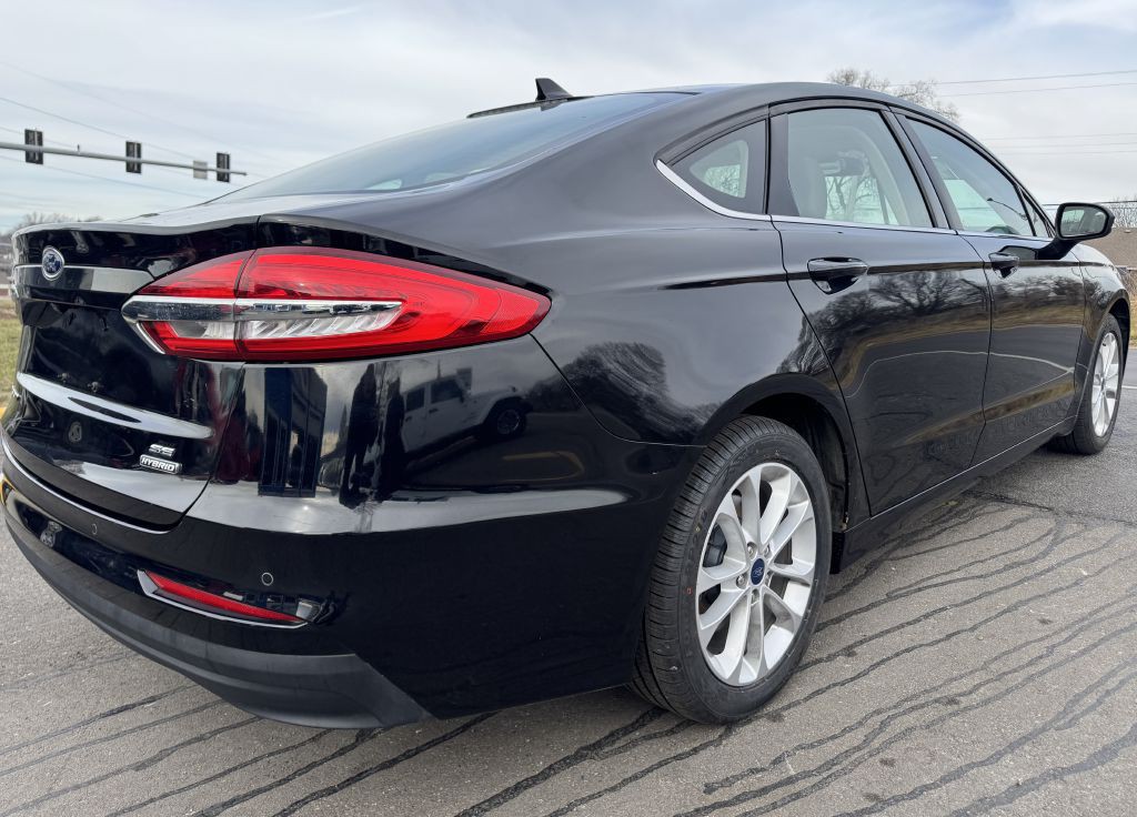 2020 Ford Fusion Image 11
