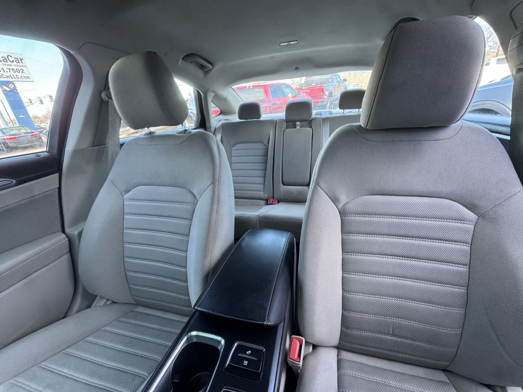 2020 Ford Fusion Image 21