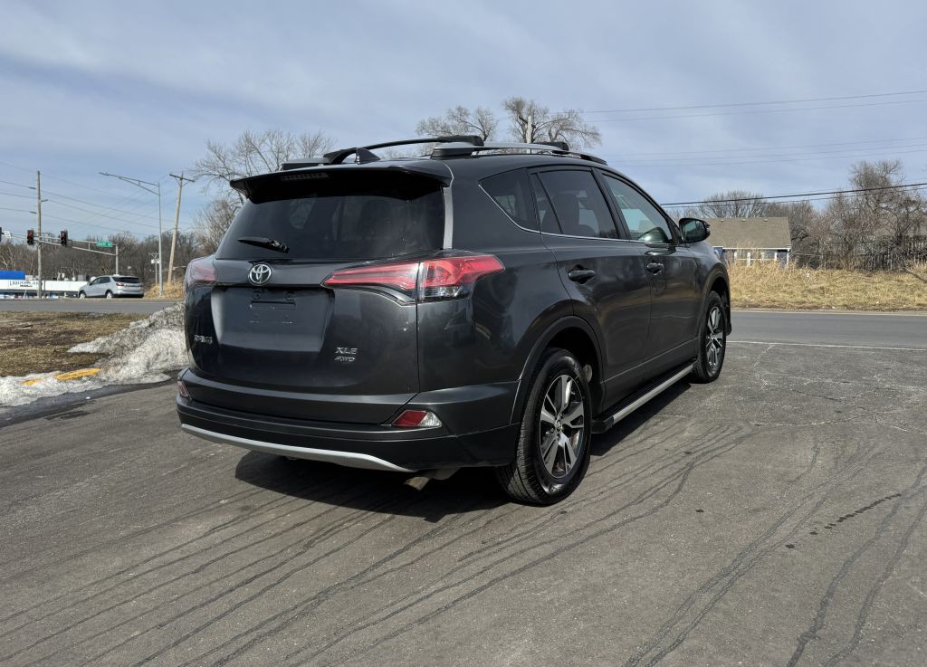 2016 Toyota Rav4 Image 9