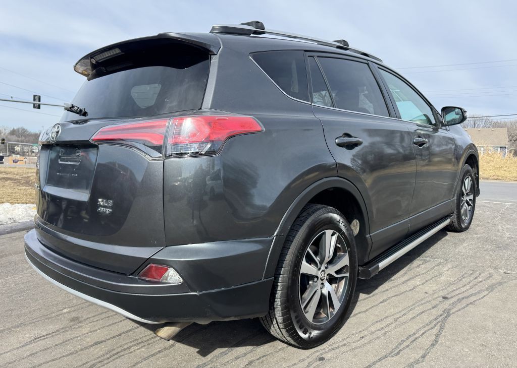 2016 Toyota Rav4 Image 10