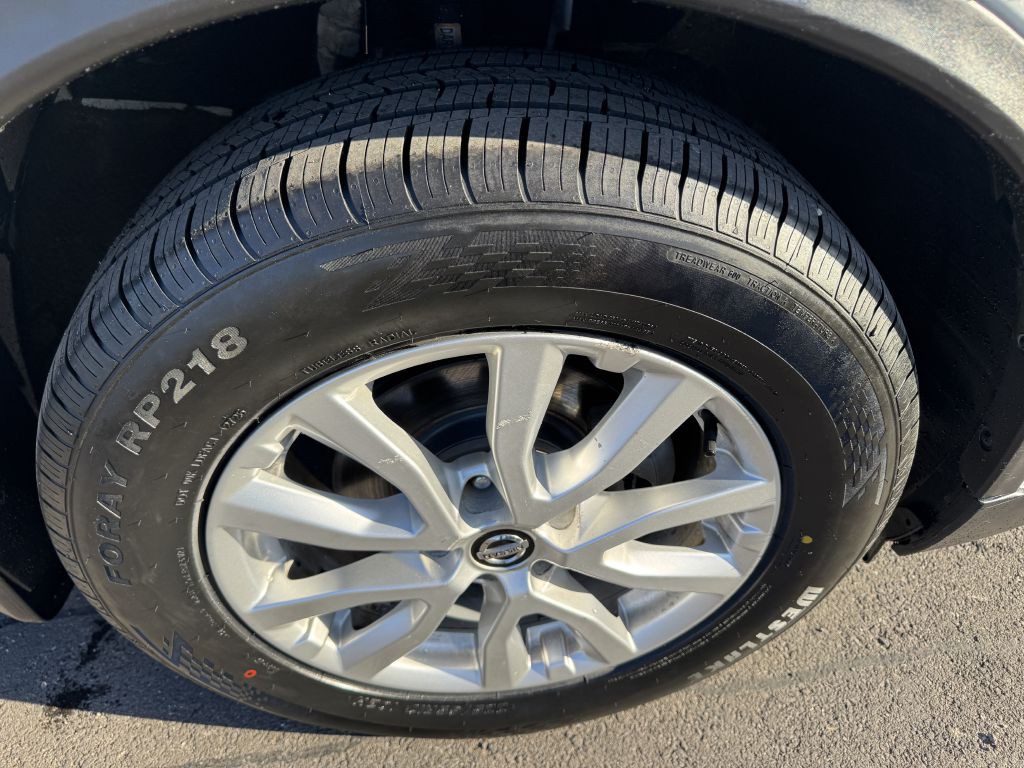 2019 Nissan Rogue Image 16