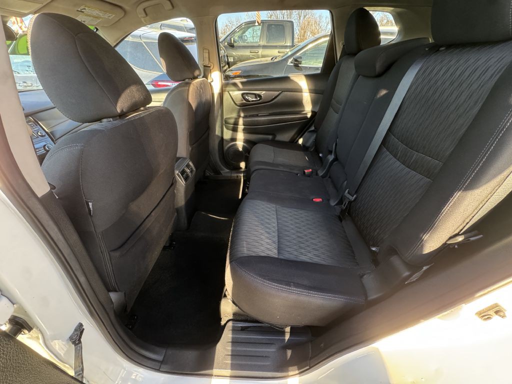 2019 Nissan Rogue Image 24