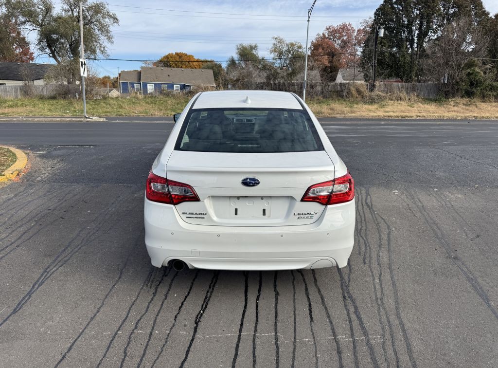 2017 Subaru Legacy Image 9