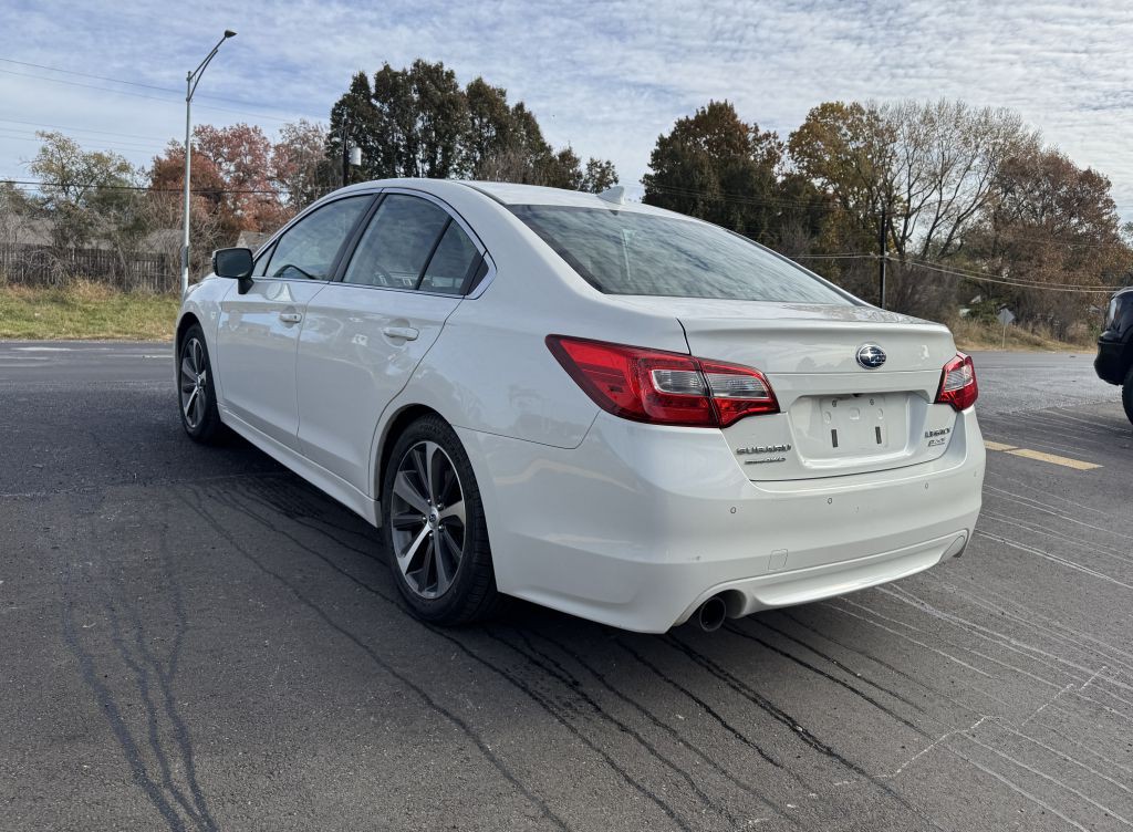 2017 Subaru Legacy Image 11