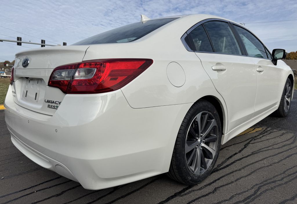 2017 Subaru Legacy Image 14