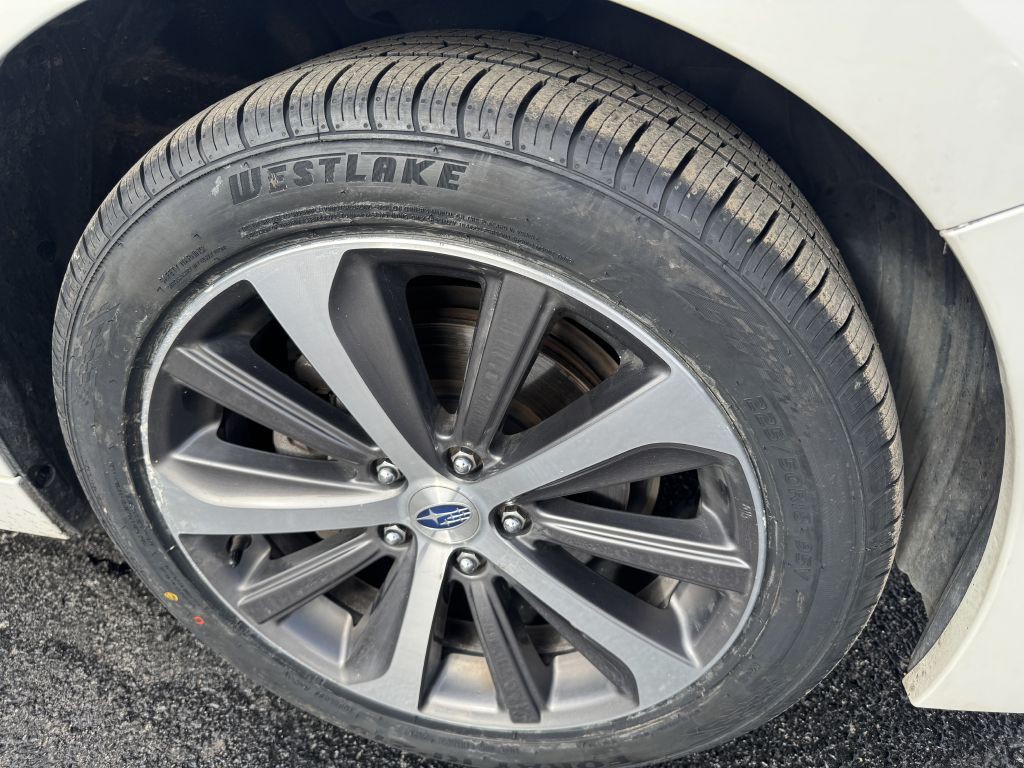 2017 Subaru Legacy Image 17