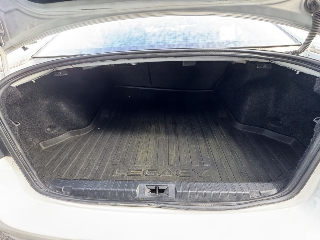 2017 Subaru Legacy Image 18