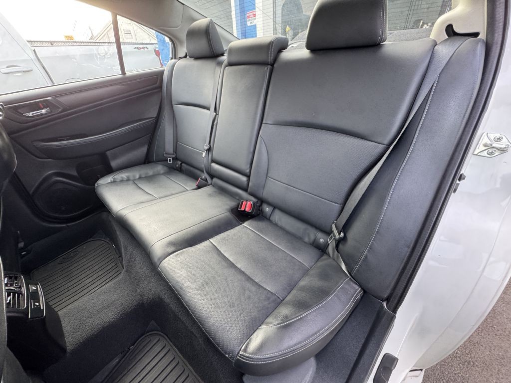 2017 Subaru Legacy Image 21