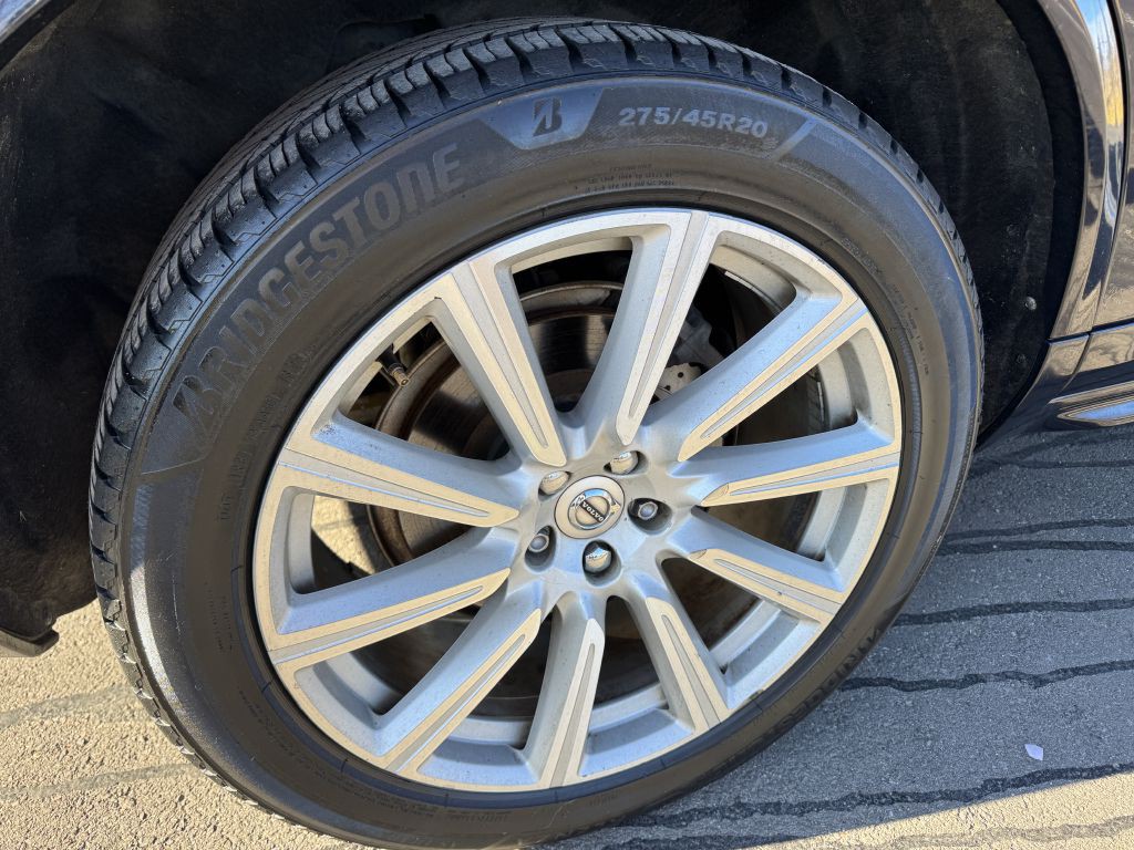 2016 Volvo XC90 Image 17