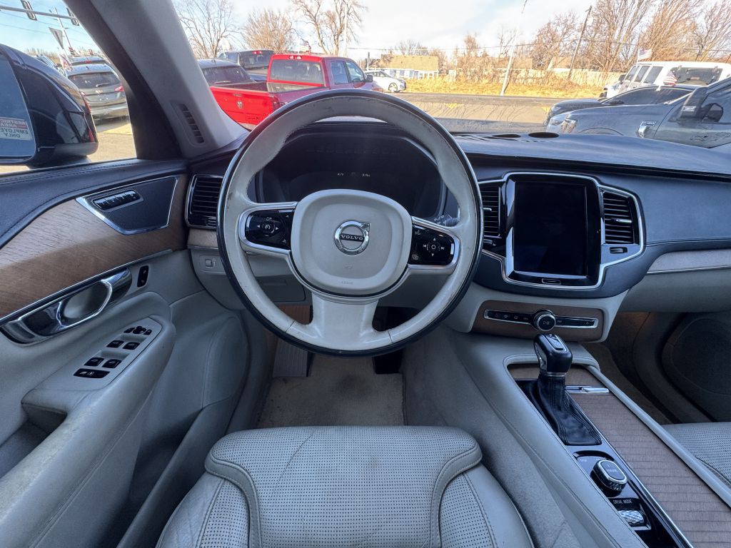 2016 Volvo XC90 Image 31