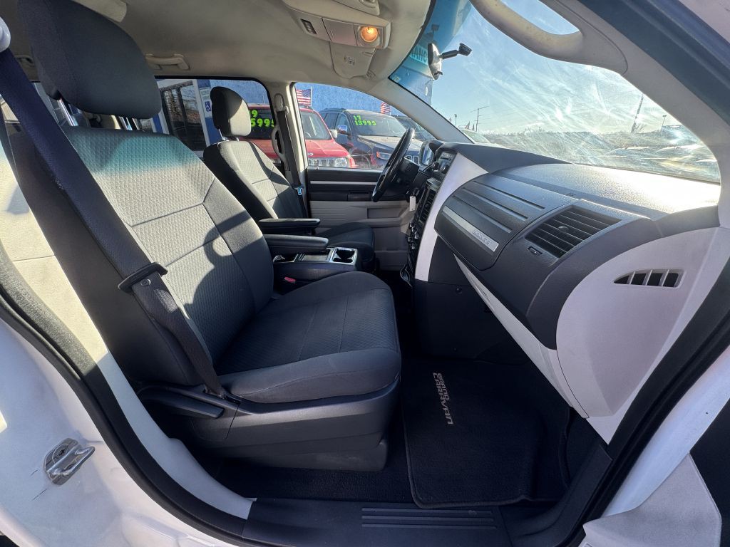 2010 Dodge Grand Caravan Image 25