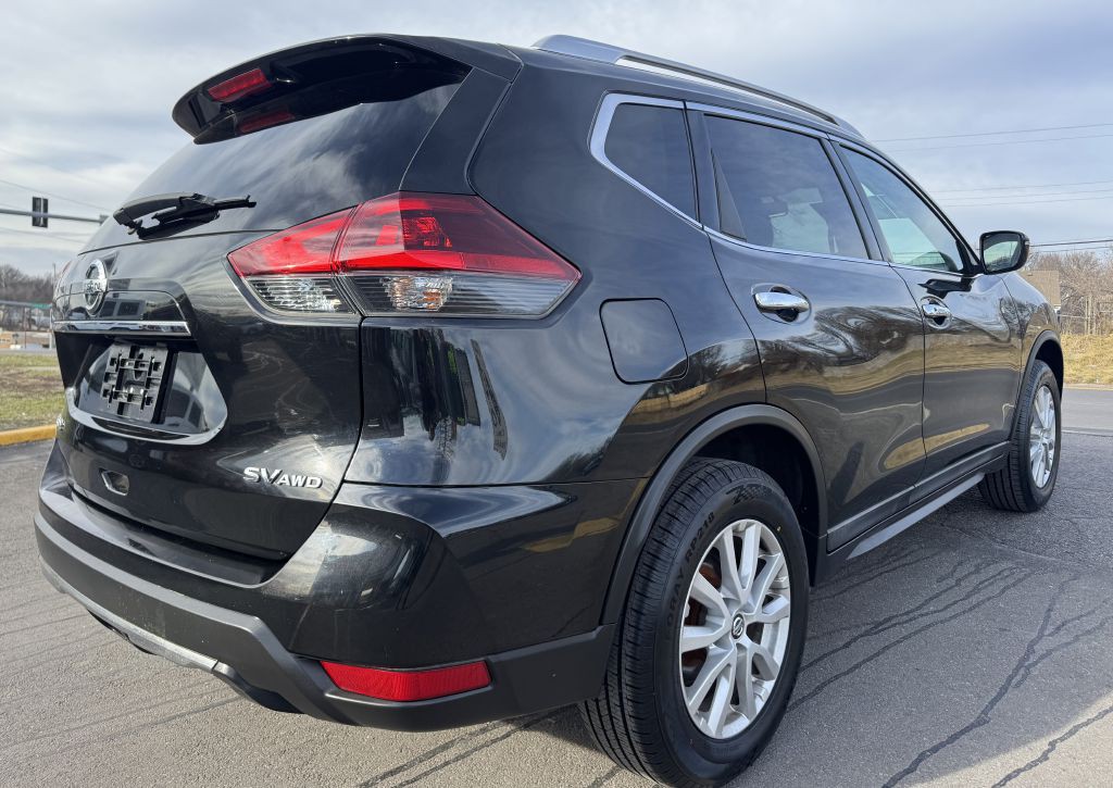 2018 Nissan Rogue Image 11