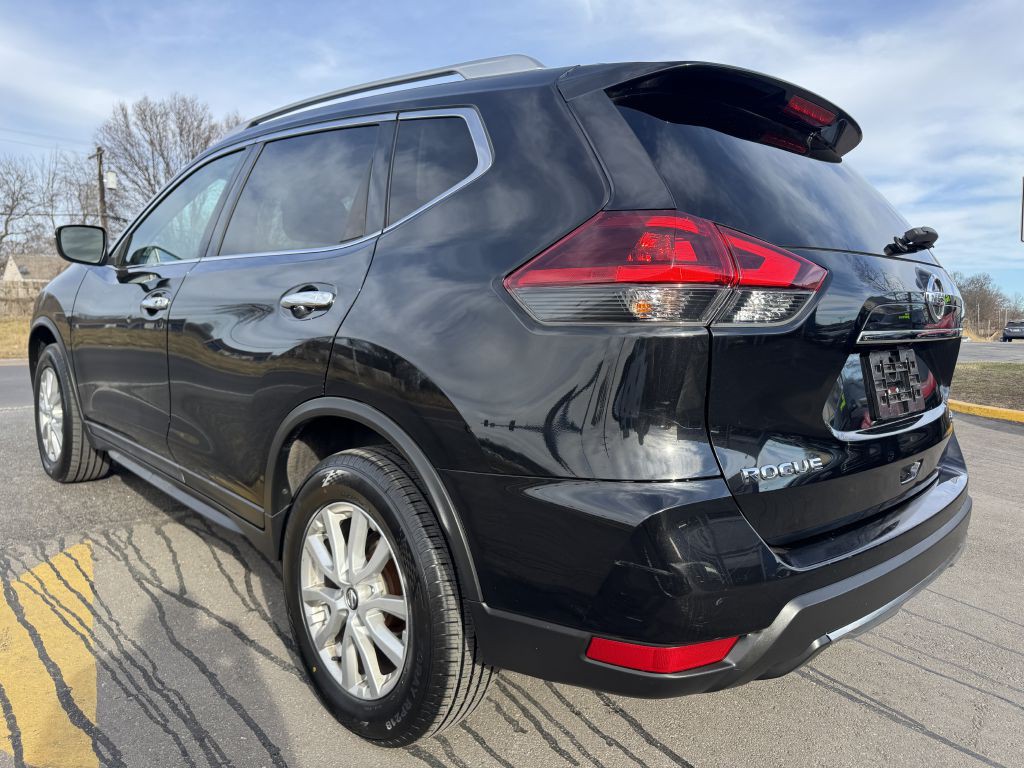 2018 Nissan Rogue Image 13