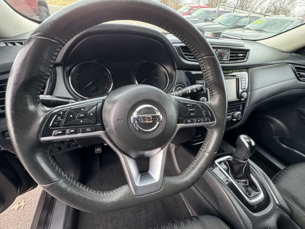 2018 Nissan Rogue Image 17