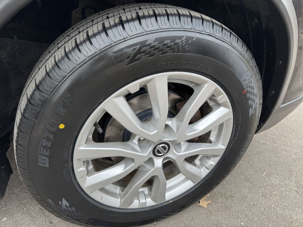 2018 Nissan Rogue Image 25