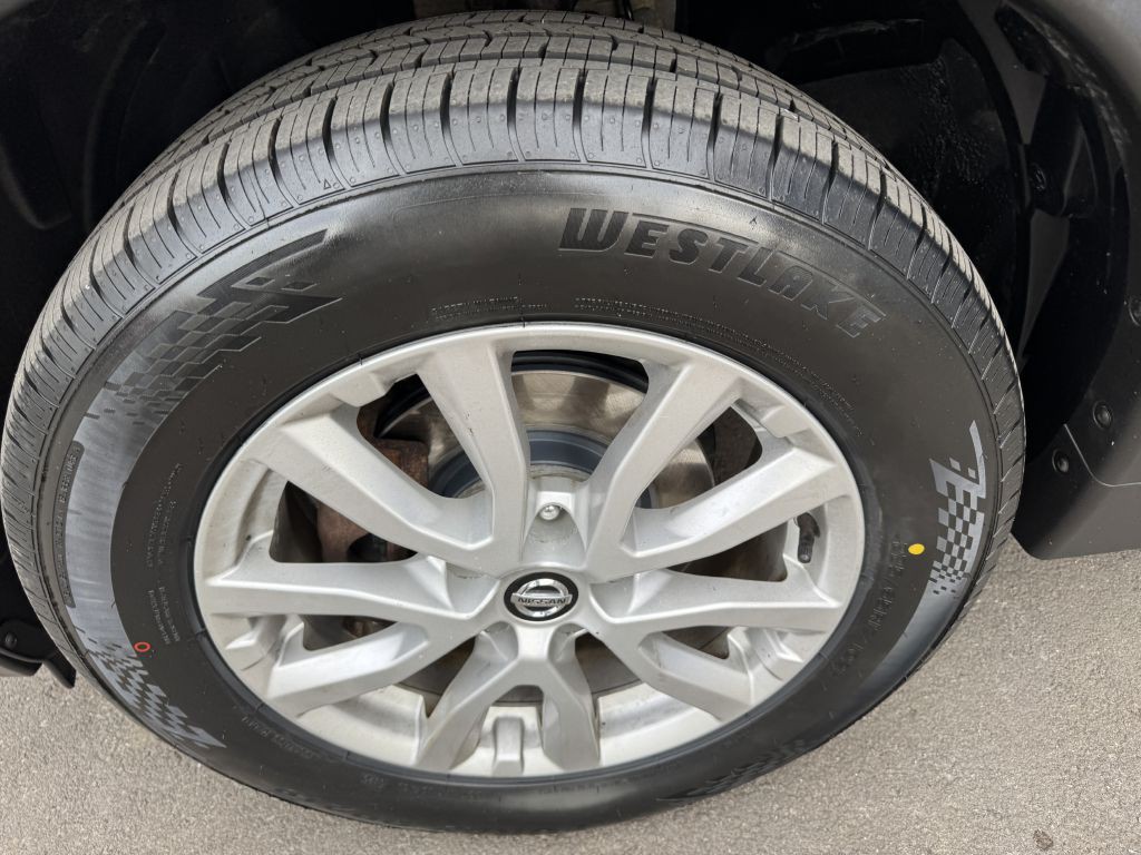 2018 Nissan Rogue Image 26