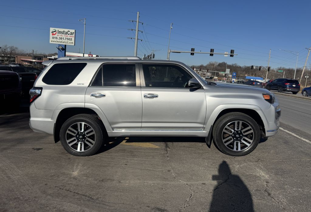 2016 Toyota 4Runner Image 16