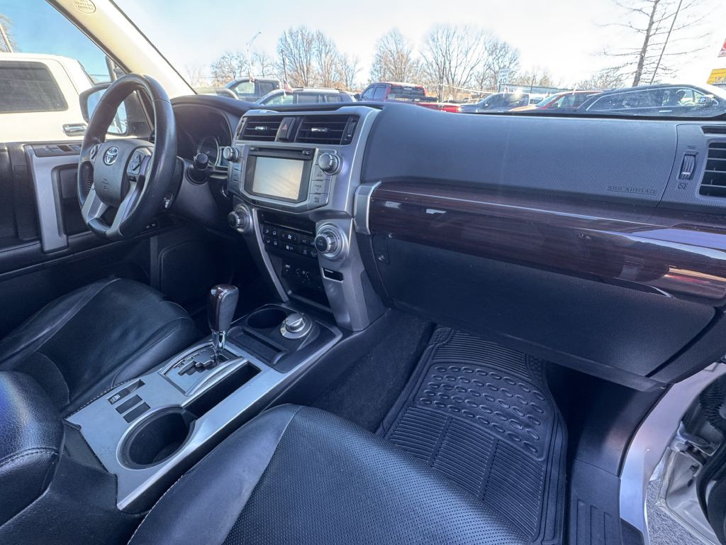 2016 Toyota 4Runner Image 21