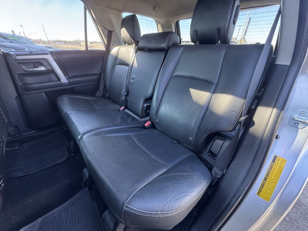 2016 Toyota 4Runner Image 27