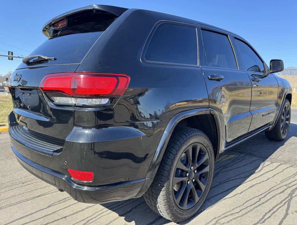 2017 Jeep Grand Cherokee Image 14