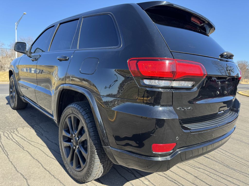 2017 Jeep Grand Cherokee Image 16