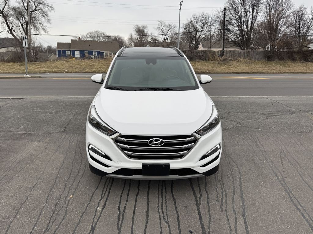 2017 Hyundai Tucson Image 2