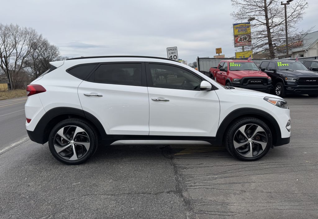 2017 Hyundai Tucson Image 8