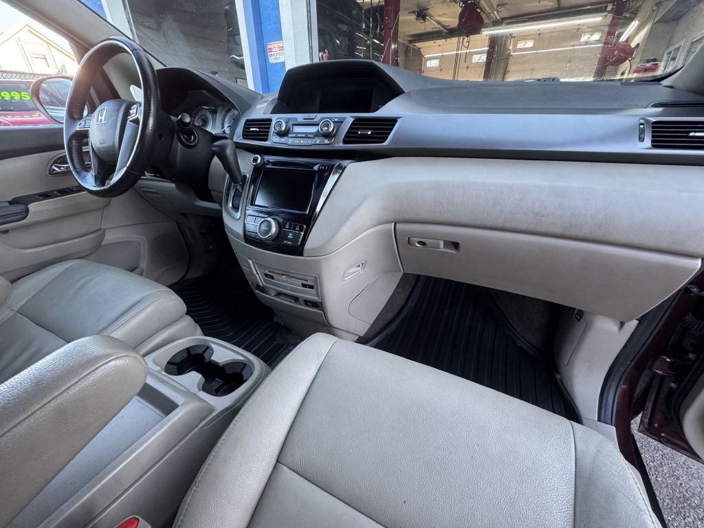 2015 Honda Odyssey Image 21