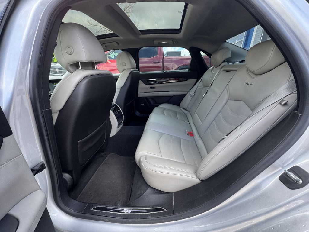 2016 Cadillac CT6 Image 21