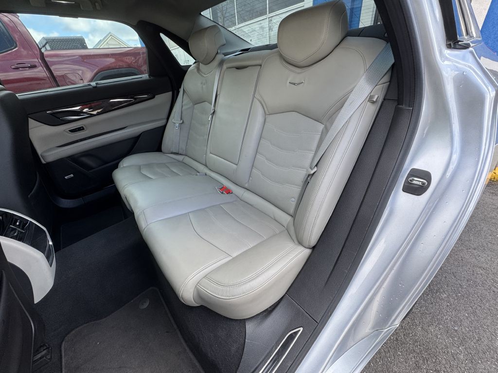 2016 Cadillac CT6 Image 22