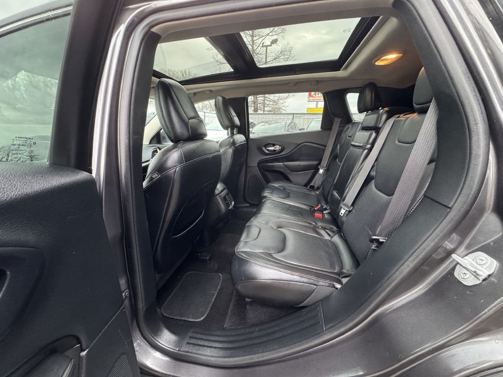 2015 Jeep Cherokee Image 22