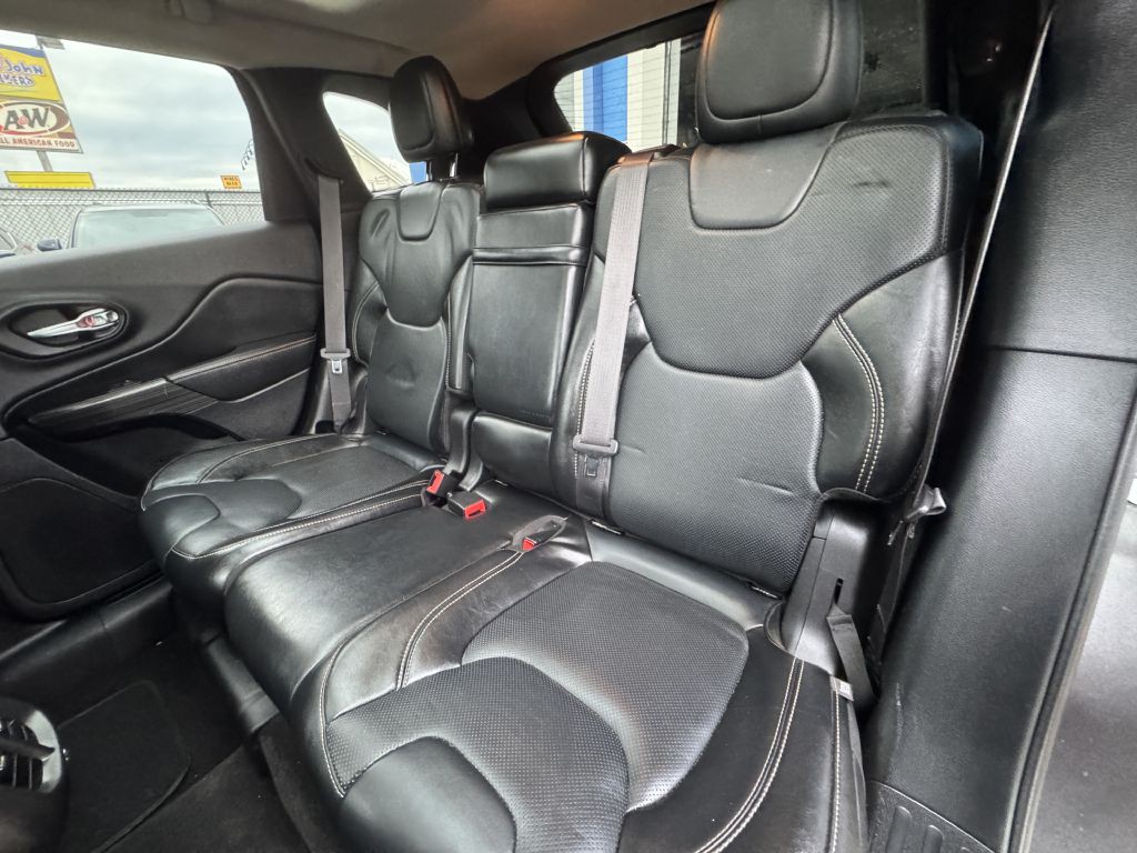 2015 Jeep Cherokee Image 23