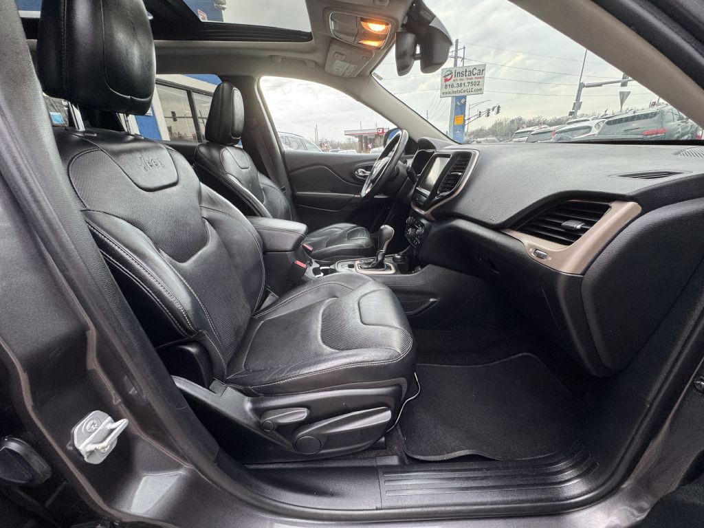 2015 Jeep Cherokee Image 28