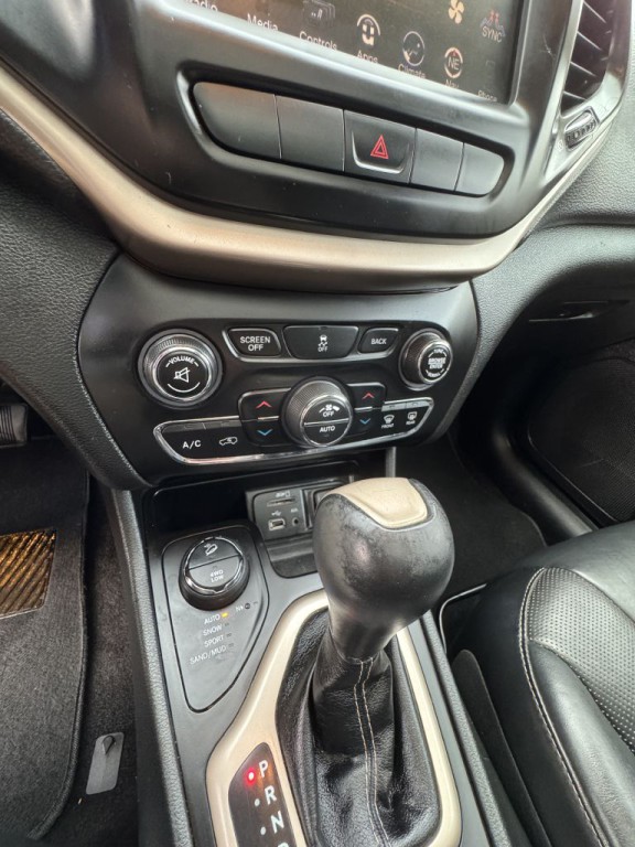 2015 Jeep Cherokee Image 33