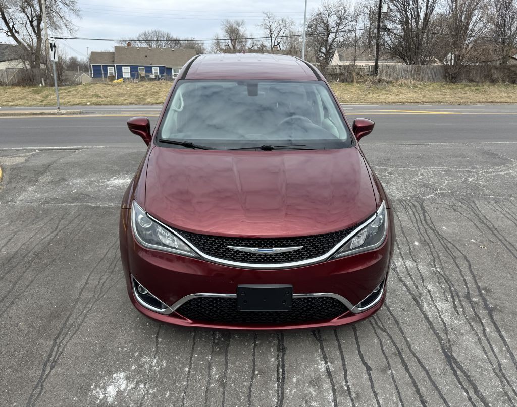 2018 Chrysler Pacifica Image 3