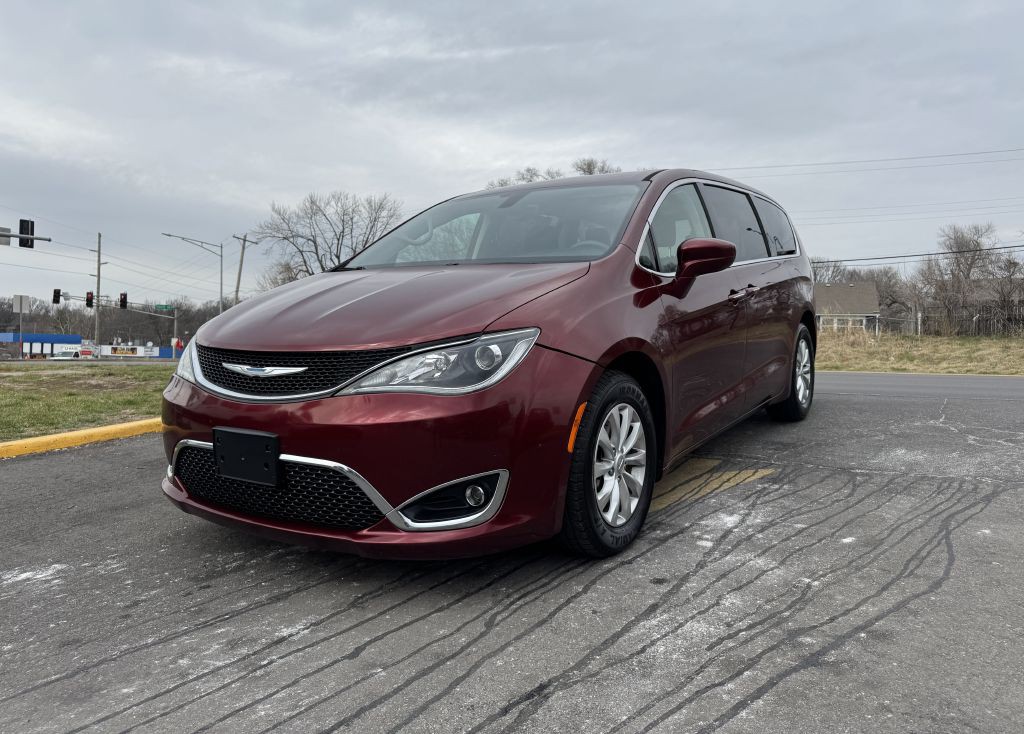2018 Chrysler Pacifica Image 6