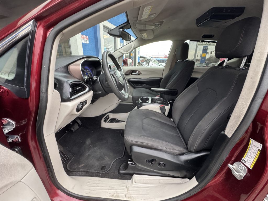 2018 Chrysler Pacifica Image 20