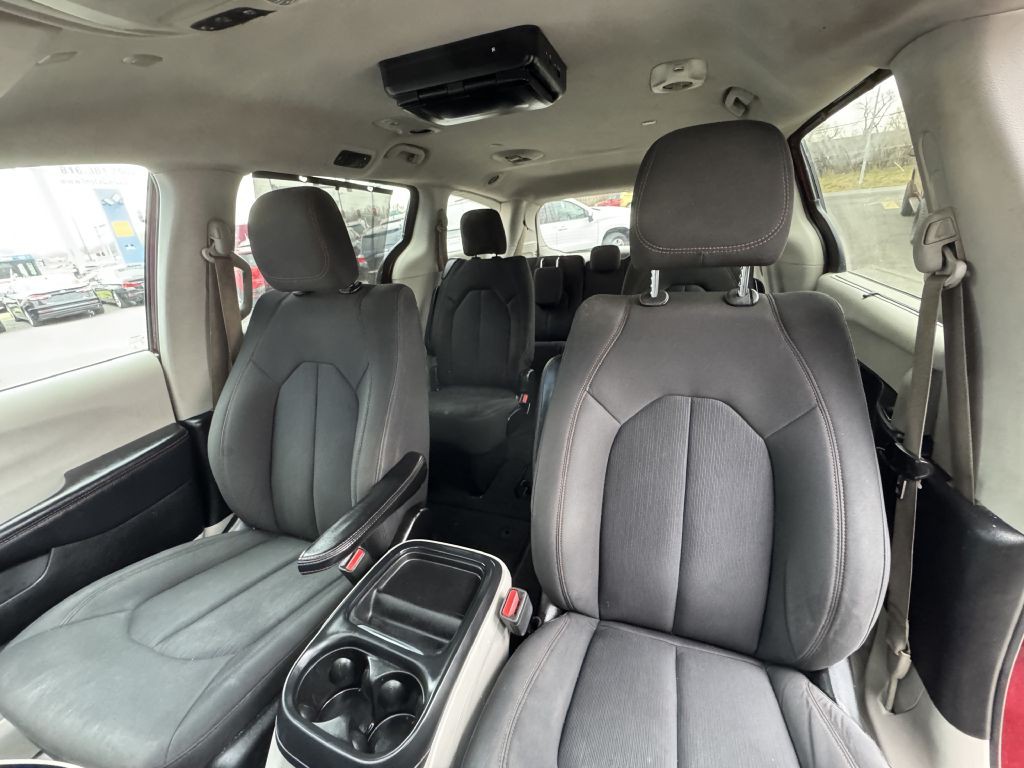 2018 Chrysler Pacifica Image 21