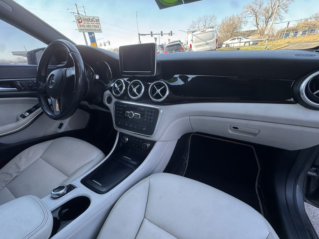 2014 Mercedes-Benz CLA-Class Image 28