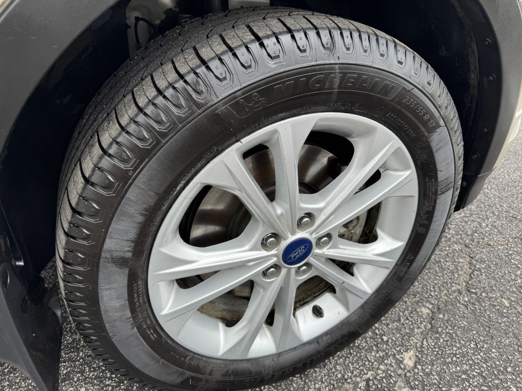 2017 Ford Escape Image 16
