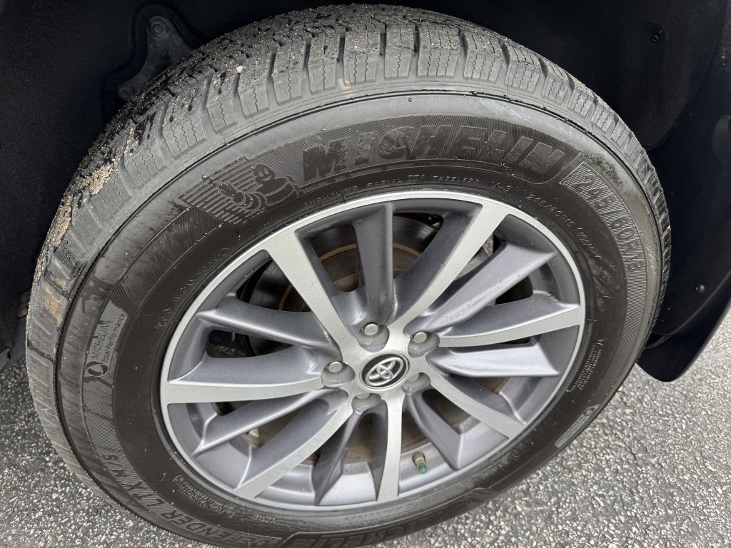 2019 Toyota Highlander Image 17