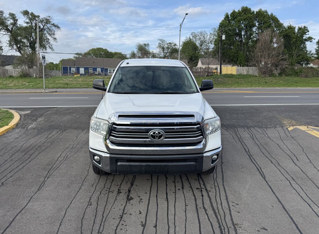 2017 Toyota Tundra Image 2