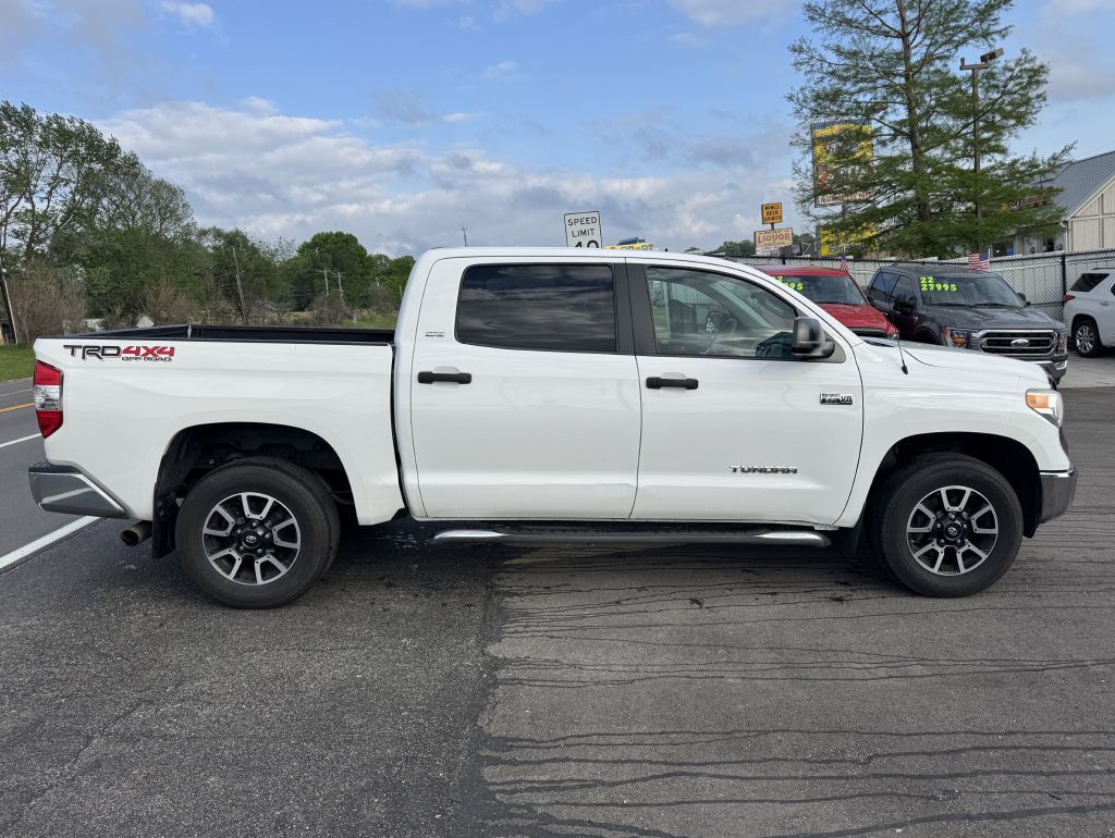 2017 Toyota Tundra Image 6