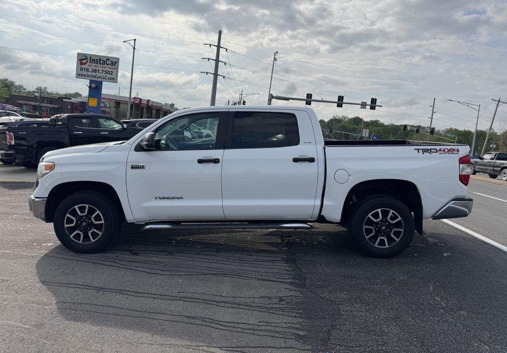 2017 Toyota Tundra Image 9