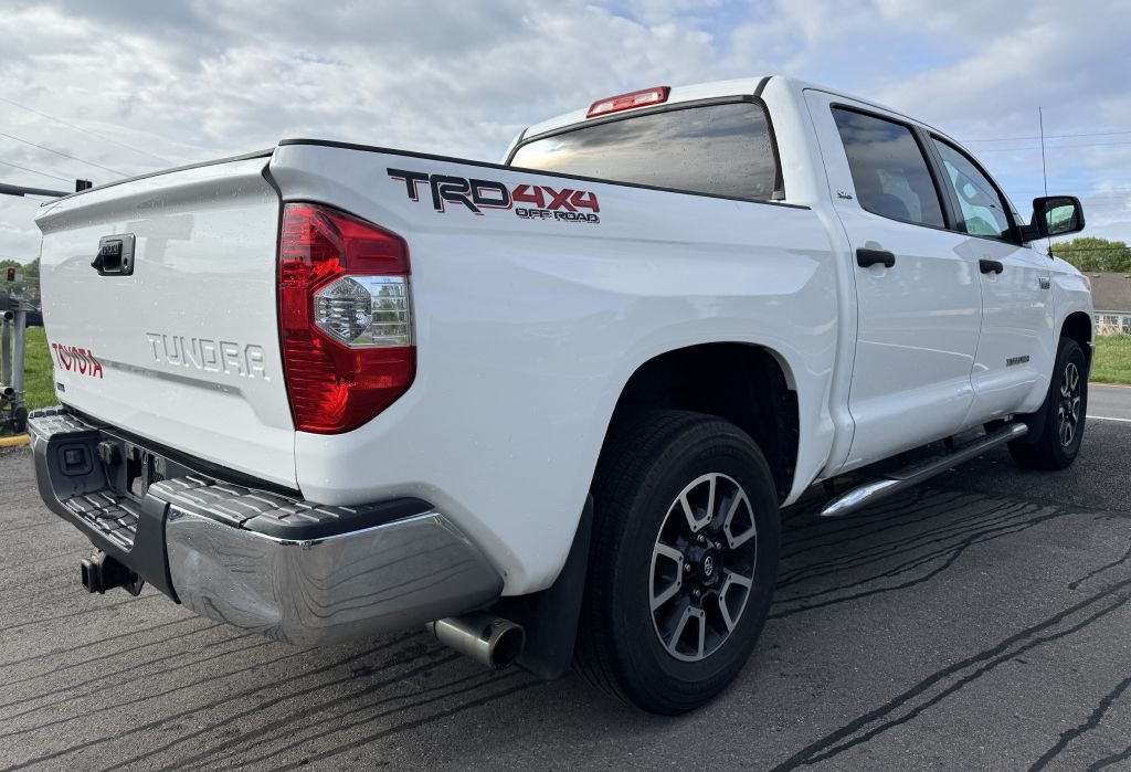 2017 Toyota Tundra Image 16
