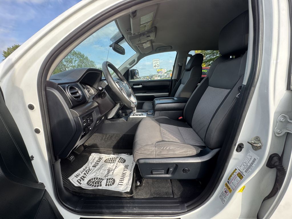 2017 Toyota Tundra Image 21